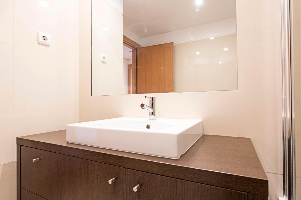 2Br Flat By Metro W/ Free Parking By Lovelystay Vila Nova de Gaia Exterior photo