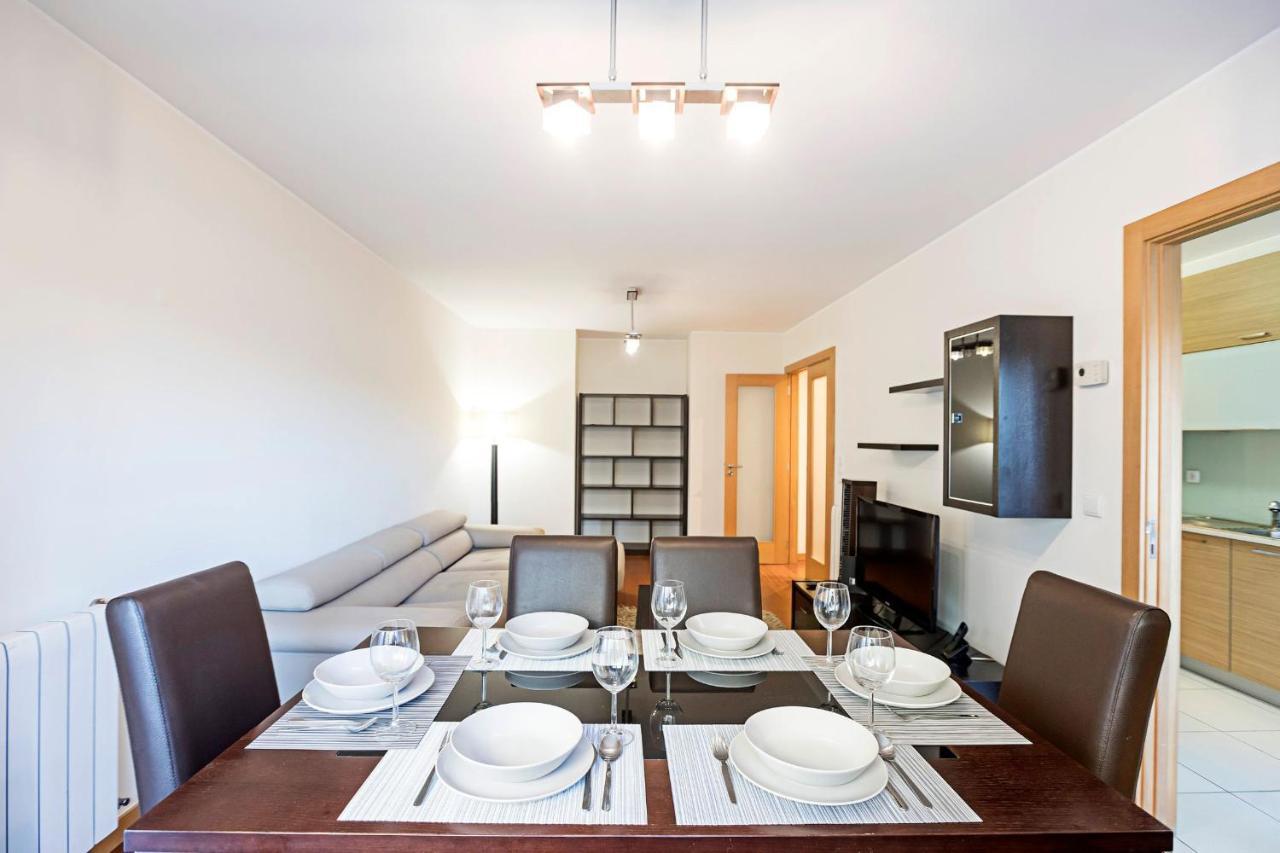 2Br Flat By Metro W/ Free Parking By Lovelystay Vila Nova de Gaia Exterior photo
